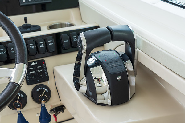 Boston Whaler 280 Vantage фото 1.5