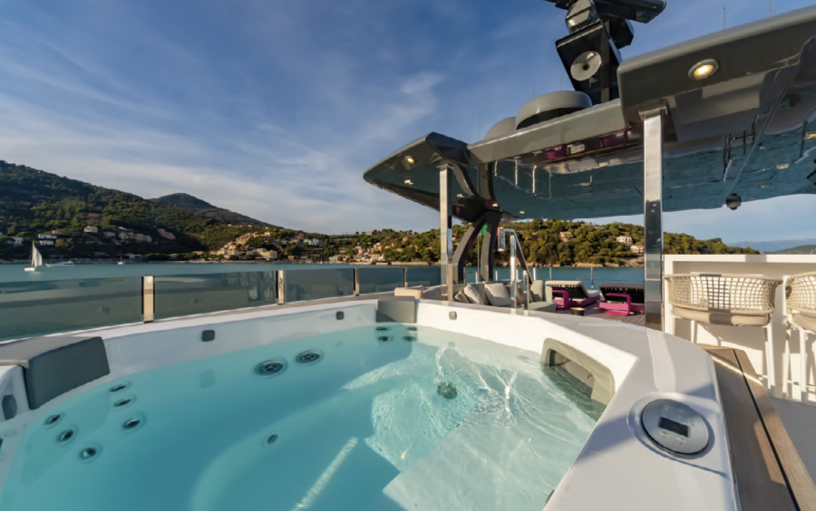 Custom Line Navetta 37 фото 1.6