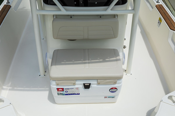 Boston Whaler 190 Montauk фото 1.5
