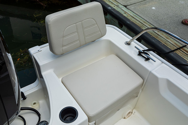 Boston Whaler 190 Montauk фото 1.1