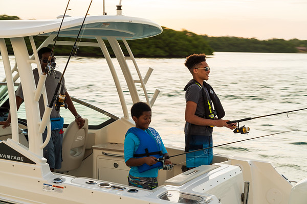 Boston Whaler 240 Vantage фото 1.3