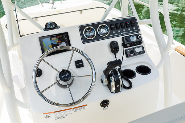Boston Whaler 190 Montauk фото 1.3