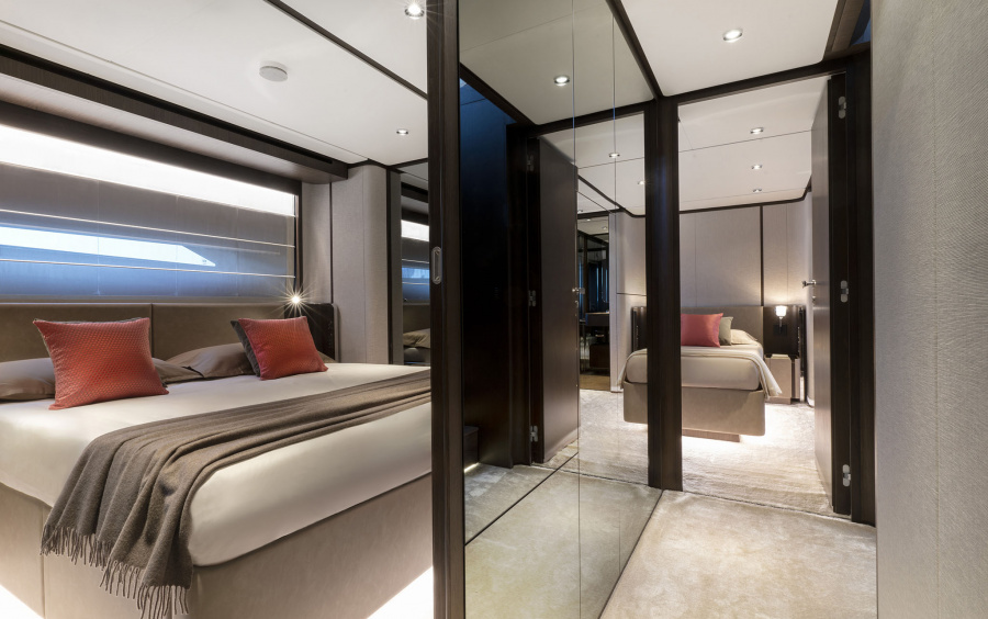Ferretti Yachts 860 фото 2.7
