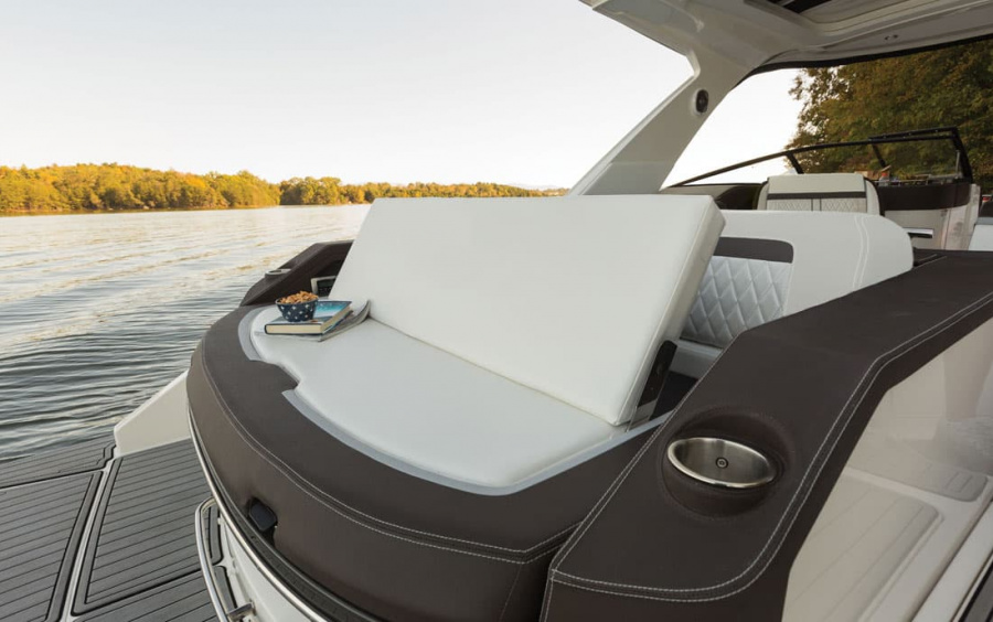 Sea Ray SLX 310 фото 2.15