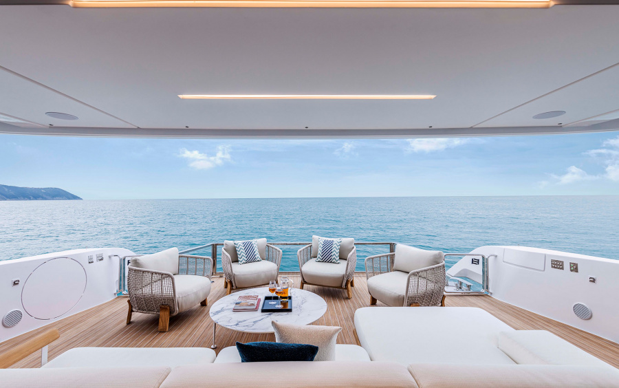 Ferretti Yachts INFYNITO 90 NEW фото 1.4