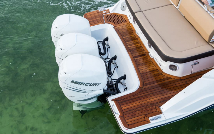 Sea Ray  SLX 400 OB фото 2.12