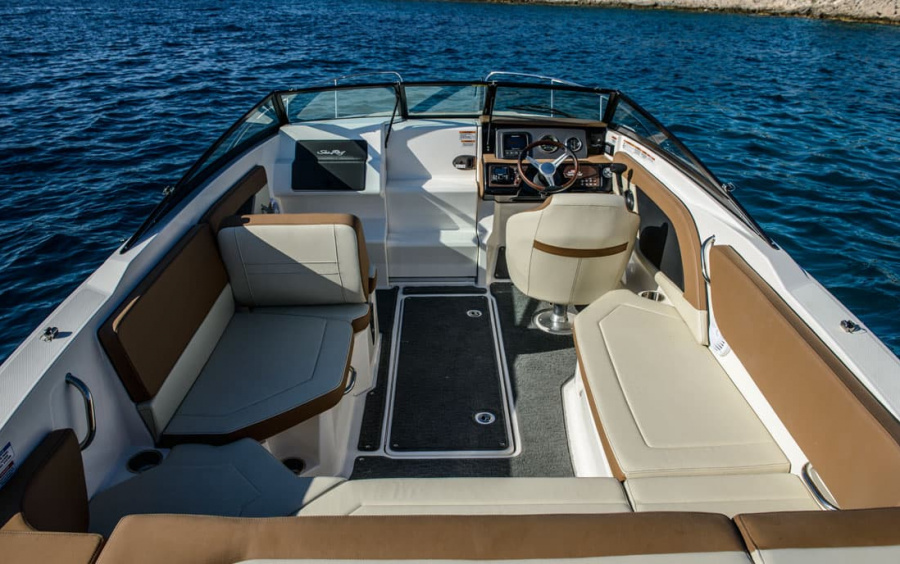 Sea Ray  230 SunSport фото 2.5