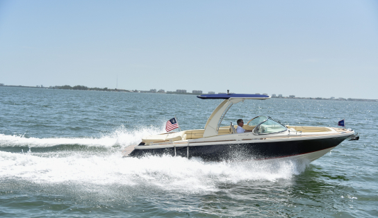 Chris-Craft Launch 25 GT