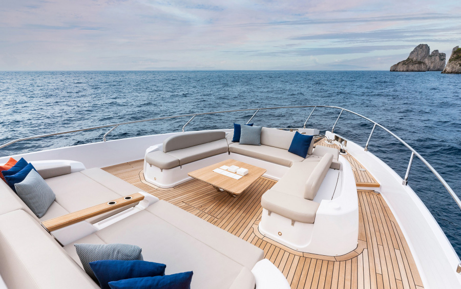 Ferretti Yachts 860 фото 1.9