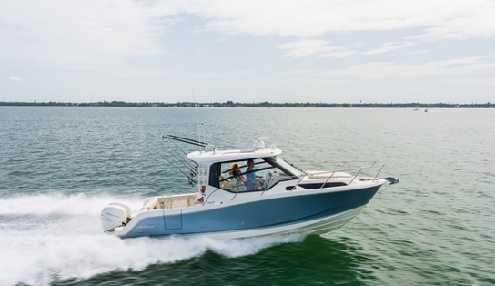 Boston Whaler 325 Conquest