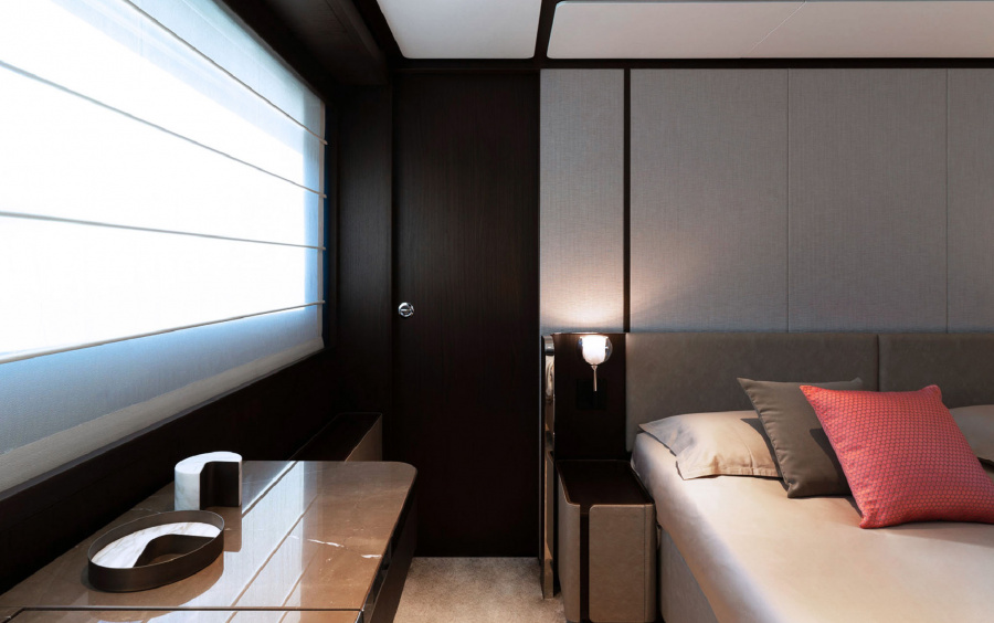 Ferretti Yachts 860 фото 2.5