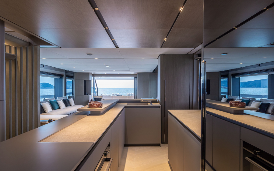 Ferretti Yachts INFYNITO 90 NEW фото 2.42