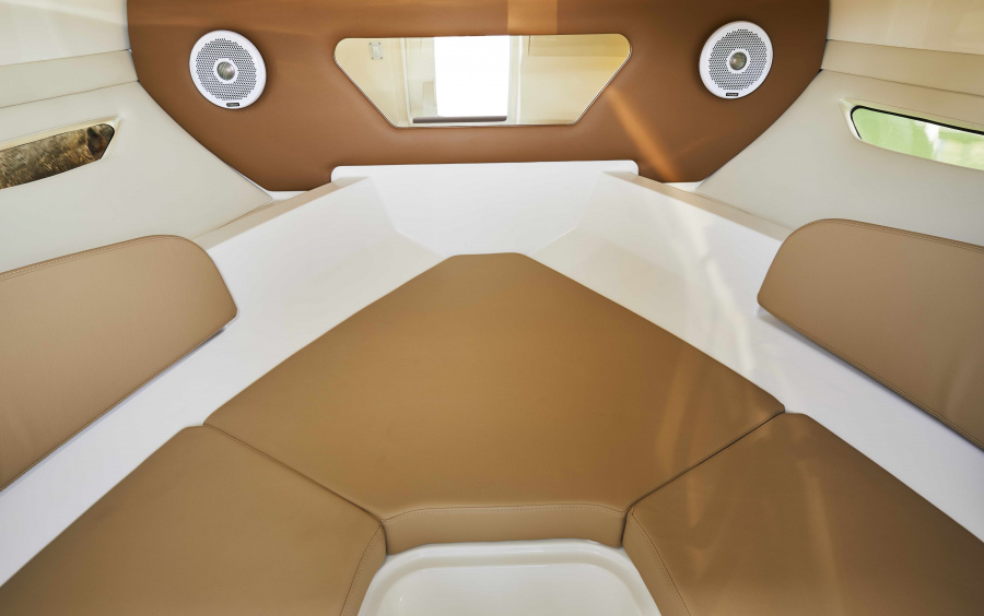 Sea Ray 230 SunSport OB фото 1.4