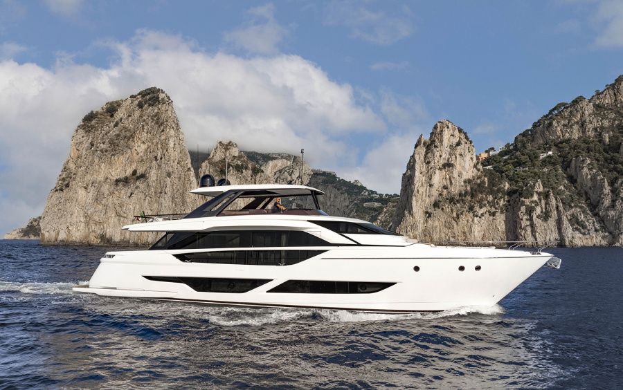Ferretti Yachts 860 фото 1.4
