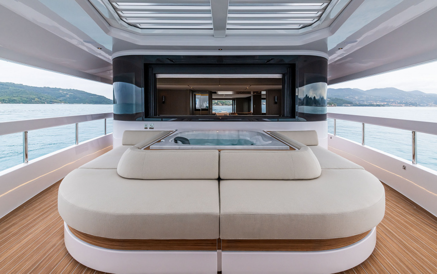 Ferretti Yachts INFYNITO 90 NEW фото 1.3