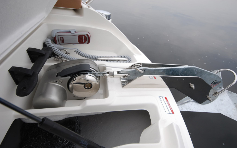 Sea Ray  230 SunSport фото 2.1