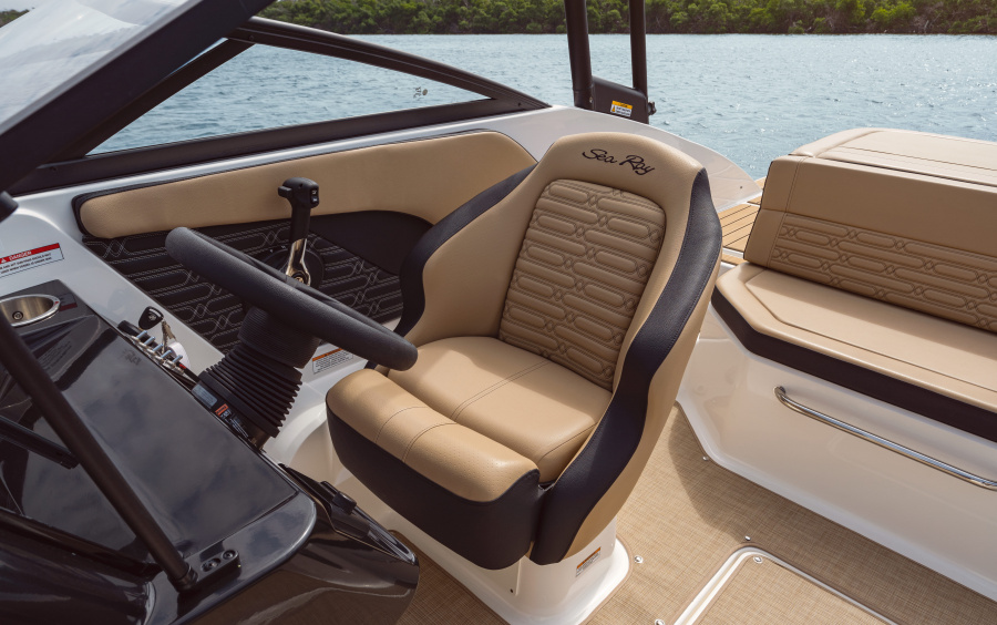 Sea Ray 190 SPX/737 фото 1.9