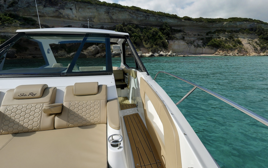 Sea Ray Sundancer 320 Coupe Outboard фото 1.5