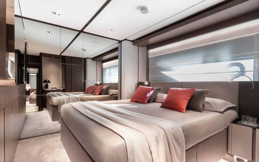 Ferretti Yachts 860 фото 2.6