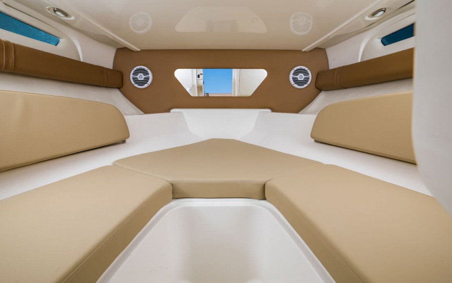 Sea Ray  230 SunSport фото 2.12