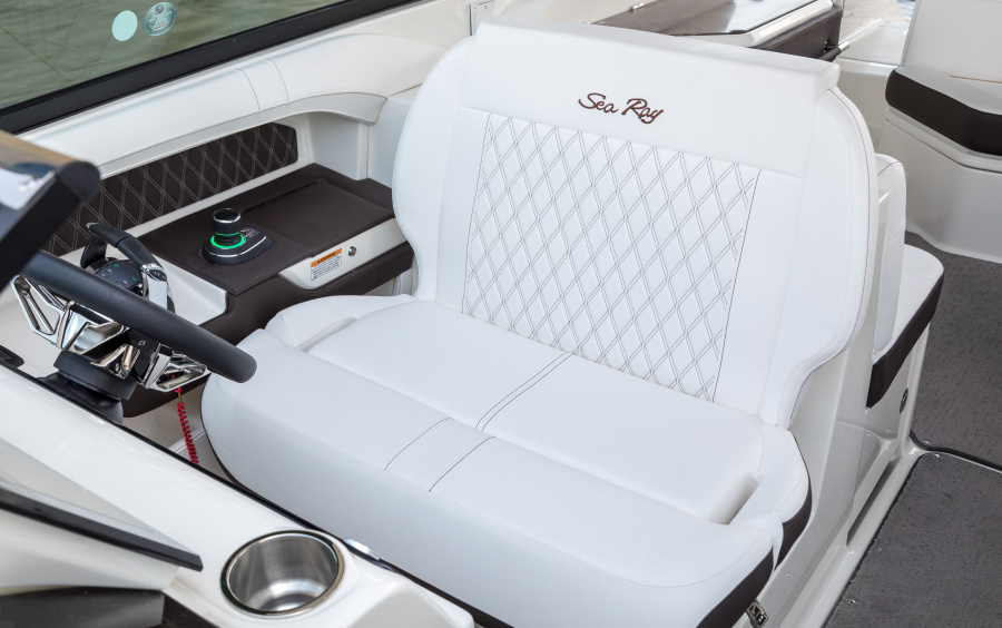 Sea Ray SLX 310/802 фото 1.5
