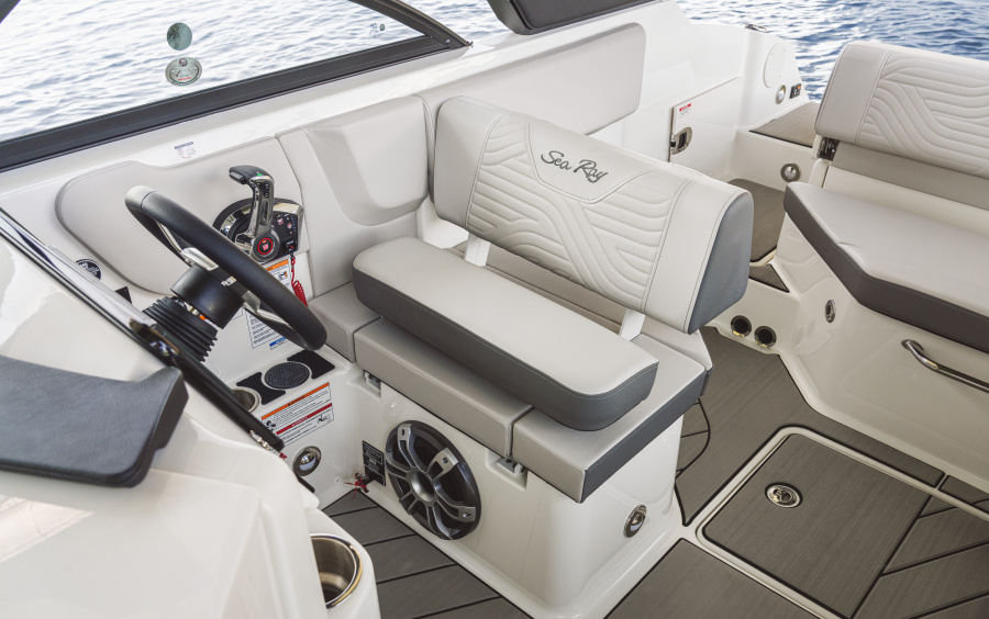 Sea Ray  230 SDX SURF фото 1.1
